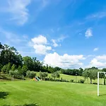 Mansion To Relax & Rejuvenate بيت للعطل بيرودجا